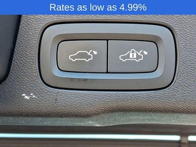 2024 Volvo XC60 B5 AWD Plus Dark Theme