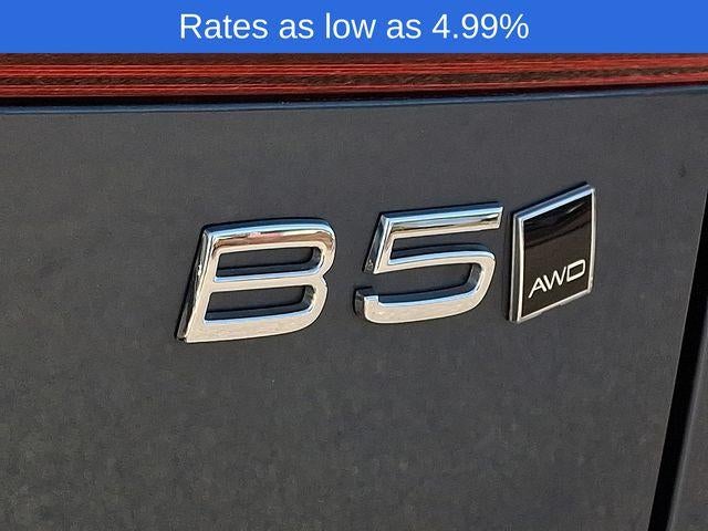 2024 Volvo XC60 B5 AWD Plus Dark Theme