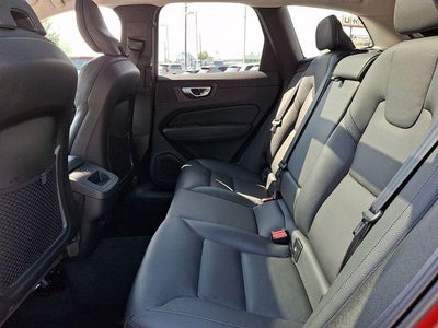 2024 Volvo XC60 B5 AWD Plus Dark Theme