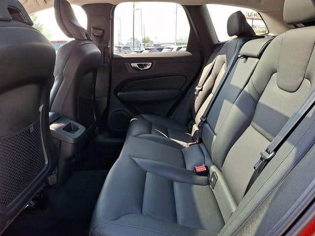 2024 Volvo XC60 B5 AWD Plus Dark Theme