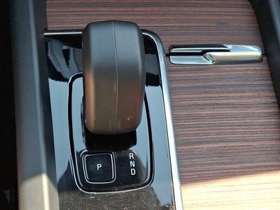 2024 Volvo XC60 B5 AWD Plus Dark Theme