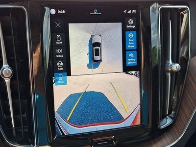 2024 Volvo XC60 B5 AWD Plus Dark Theme