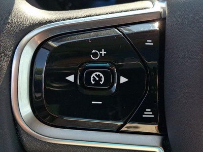 2024 Volvo XC60 B5 AWD Plus Dark Theme