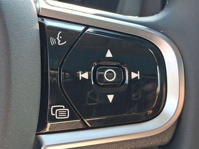 2024 Volvo XC60 B5 AWD Plus Dark Theme