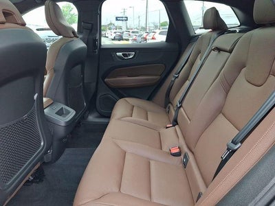 2024 Volvo XC60 B5 AWD Plus Dark Theme