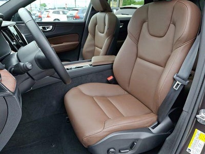 2024 Volvo XC60 B5 AWD Plus Dark Theme