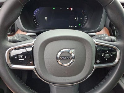 2024 Volvo XC60 B5 AWD Plus Dark Theme