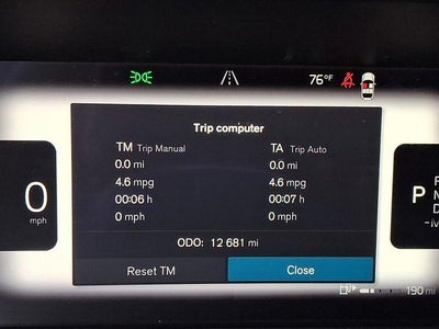 2024 Volvo XC60 B5 AWD Plus Dark Theme