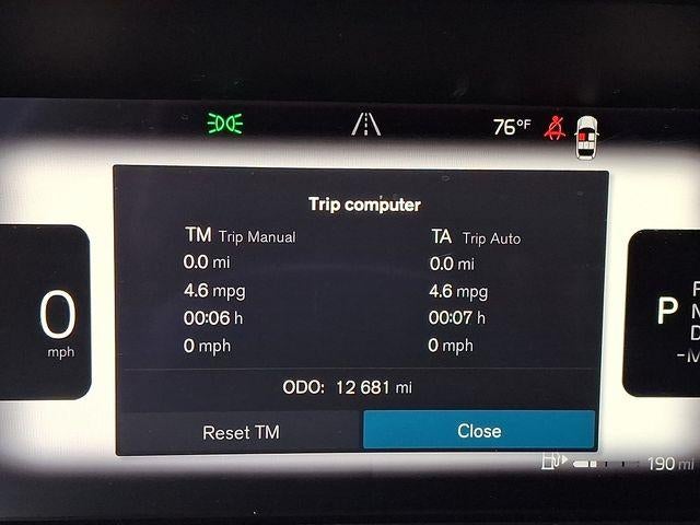 2024 Volvo XC60 B5 AWD Plus Dark Theme