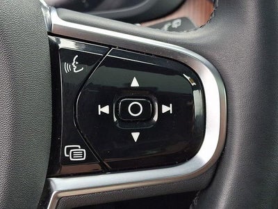2024 Volvo XC60 B5 AWD Plus Dark Theme