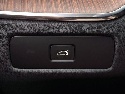 2024 Volvo XC60 B5 AWD Plus Dark Theme