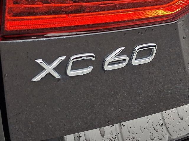2024 Volvo XC60 B5 AWD Plus Dark Theme