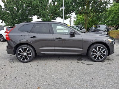 2024 Volvo XC60 B5 AWD Plus Dark Theme