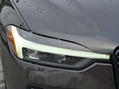 2024 Volvo XC60 B5 AWD Plus Dark Theme