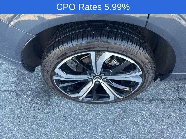 2024 Volvo XC60 B5 AWD Ultimate Dark Theme