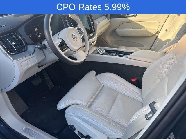 2024 Volvo XC60 B5 AWD Ultimate Dark Theme