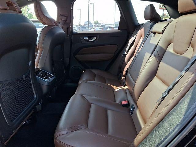 2024 Volvo XC60 B5 AWD Ultimate Dark Theme