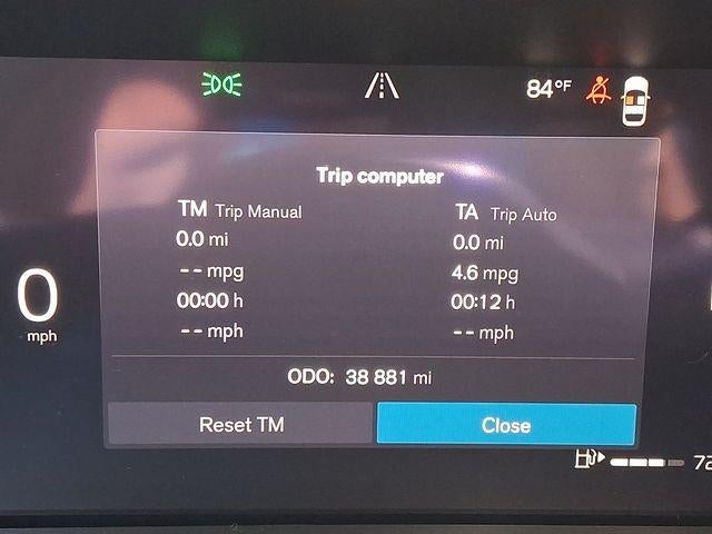 2024 Volvo XC60 B5 AWD Ultimate Dark Theme