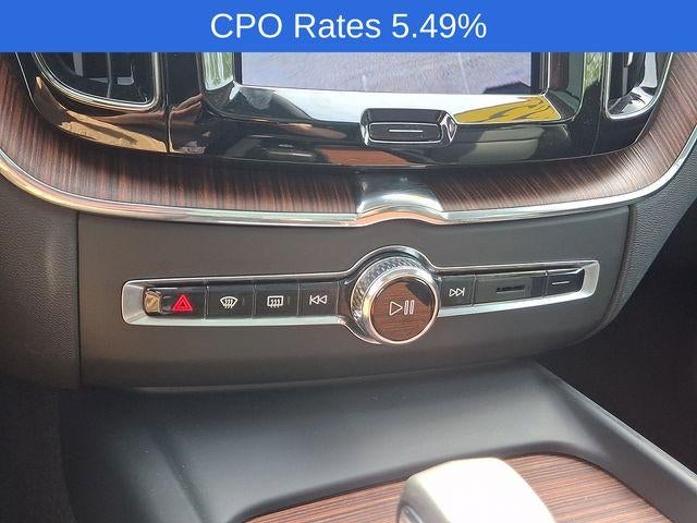 2023 Volvo XC60 B5 AWD Plus Bright Theme