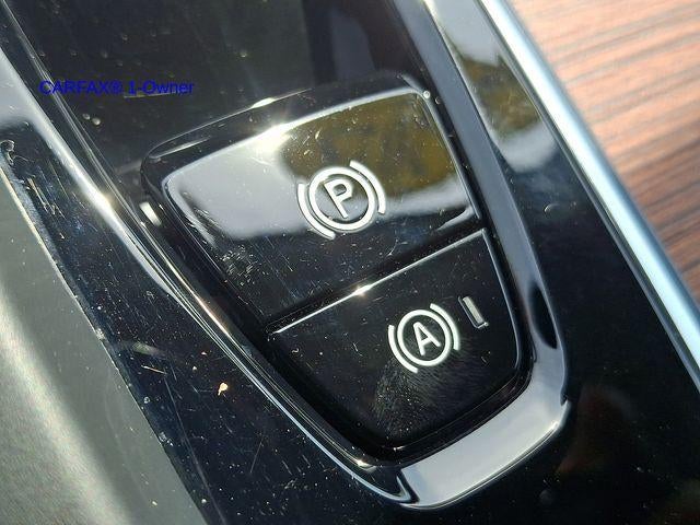 2023 Volvo XC60 B5 AWD Plus Bright Theme