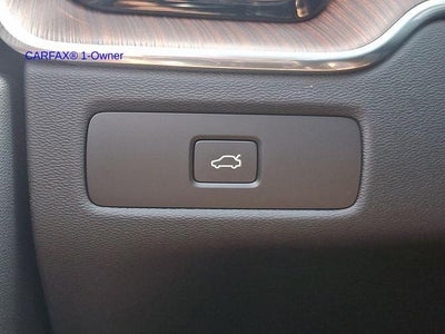2023 Volvo XC60 B5 AWD Plus Bright Theme