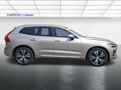 2023 Volvo XC60 B5 AWD Plus Bright Theme