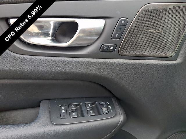 2023 Volvo XC60 B5 AWD Plus Bright Theme
