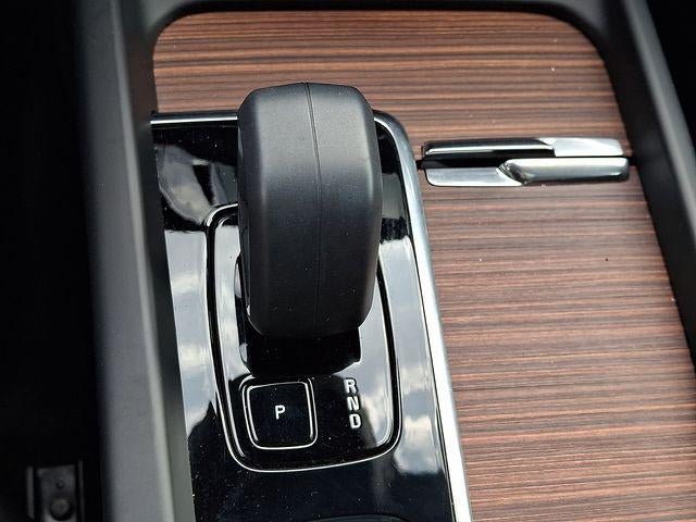 2023 Volvo XC60 B5 AWD Plus Bright Theme