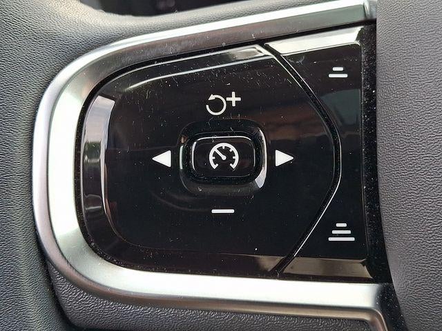 2023 Volvo XC60 B5 AWD Plus Bright Theme