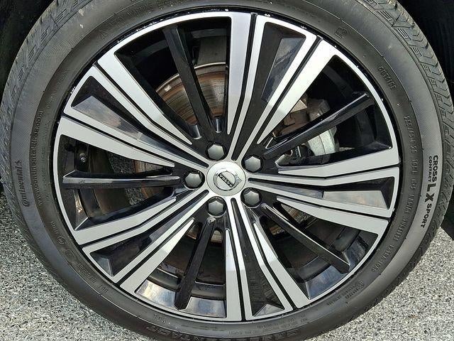 2023 Volvo XC60 B5 AWD Plus Bright Theme