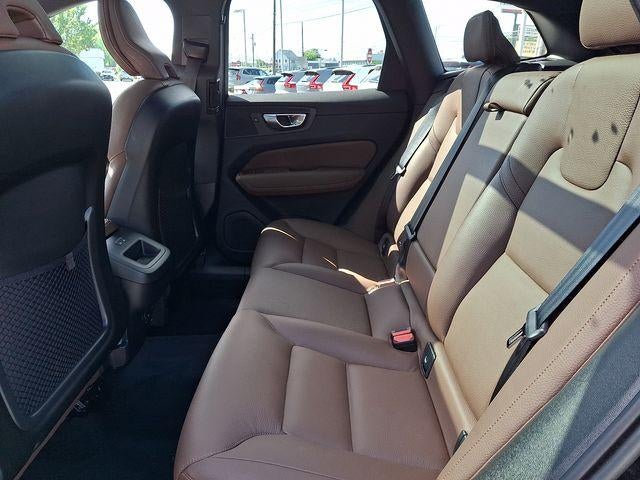 2023 Volvo XC60 B5 AWD Plus Bright Theme