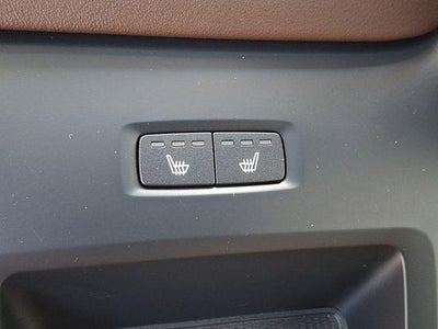 2023 Volvo XC60 B5 AWD Plus Bright Theme