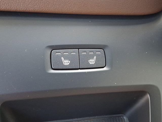 2023 Volvo XC60 B5 AWD Plus Bright Theme