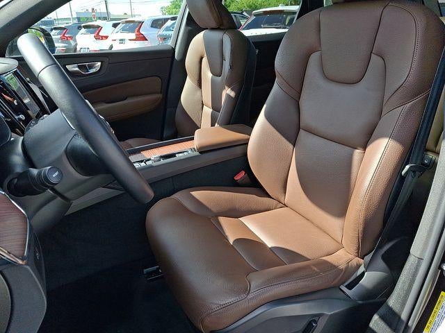 2023 Volvo XC60 B5 AWD Plus Bright Theme