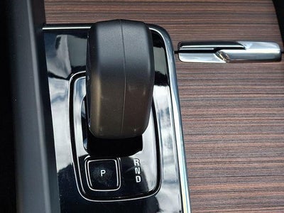 2023 Volvo XC60 B5 AWD Plus Bright Theme