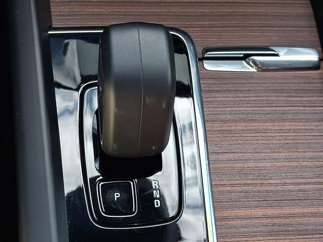 2023 Volvo XC60 B5 AWD Plus Bright Theme