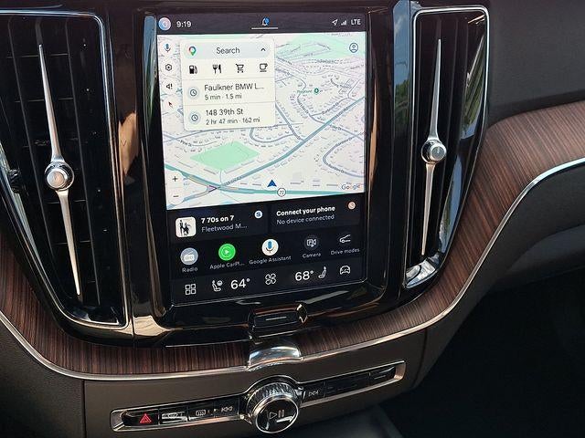 2023 Volvo XC60 B5 AWD Plus Bright Theme