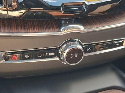 2023 Volvo XC60 B5 AWD Plus Bright Theme