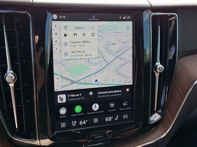 2023 Volvo XC60 B5 AWD Plus Bright Theme