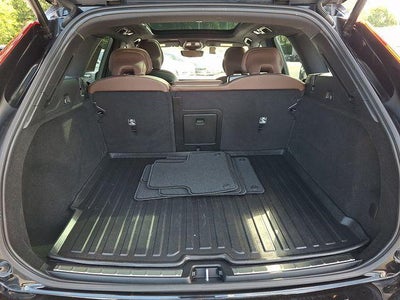 2023 Volvo XC60 B5 AWD Plus Bright Theme