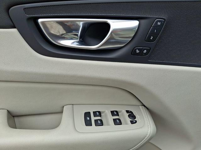 2023 Volvo XC60 B5 AWD Core