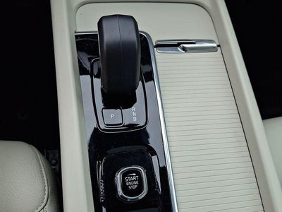 2023 Volvo XC60 B5 AWD Core