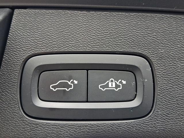 2023 Volvo XC60 B5 AWD Core