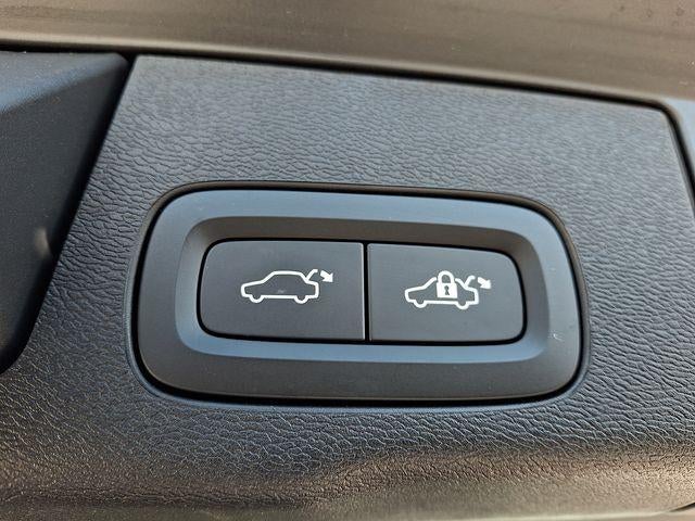 2023 Volvo XC60 B5 AWD Core