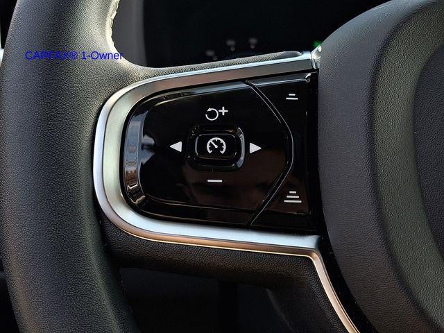 2023 Volvo XC60 B5 AWD Plus Dark Theme