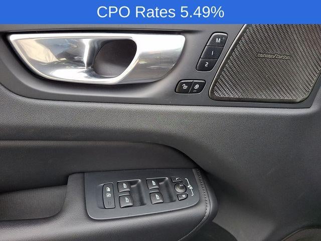 2023 Volvo XC60 B5 AWD Plus Dark Theme