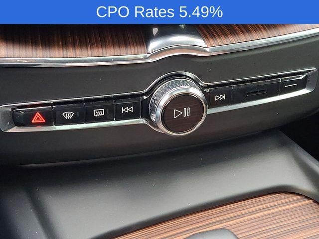 2023 Volvo XC60 B5 AWD Plus Dark Theme