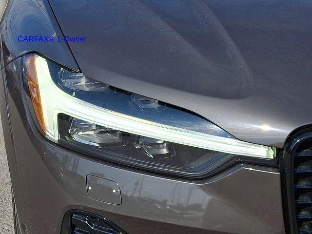 2023 Volvo XC60 B5 AWD Plus Dark Theme