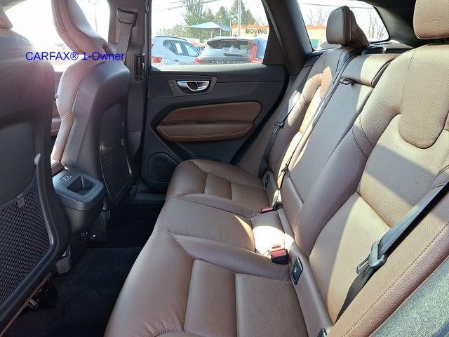 2023 Volvo XC60 B5 AWD Plus Dark Theme