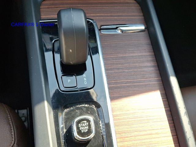 2023 Volvo XC60 B5 AWD Plus Dark Theme